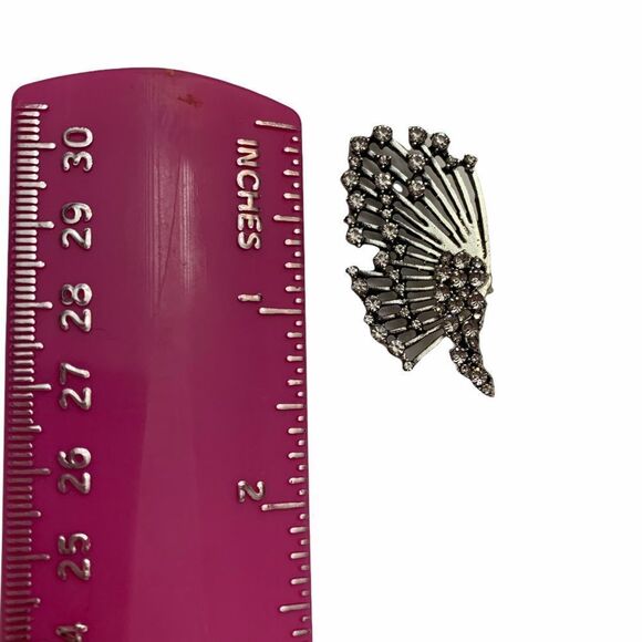 Stunning Dazzling Earring - Picture 3 of 5